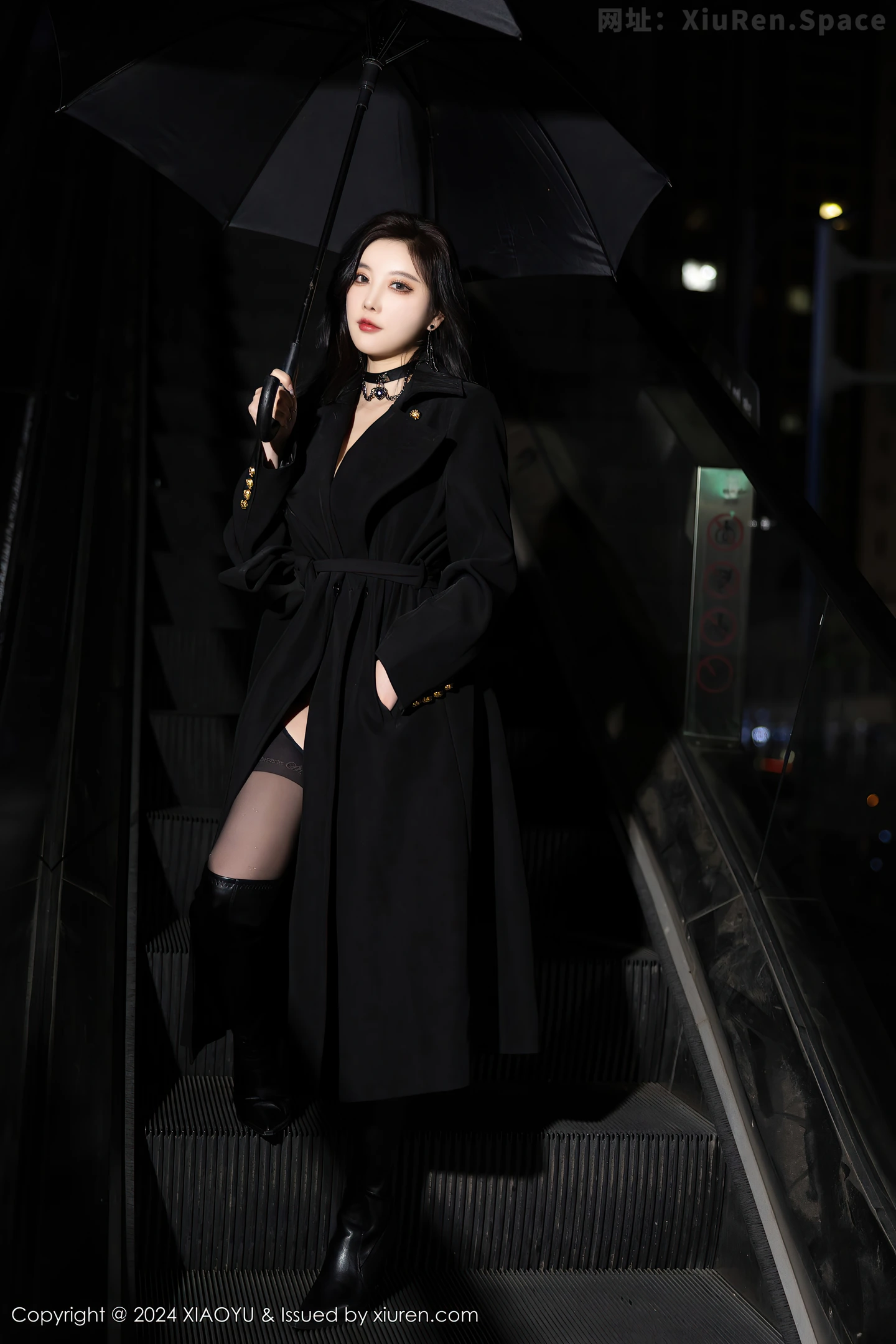 图片[2]-[XiaoYu画语界]Vol.1241 女神杨晨晨Yome黑色外套露性感黑色皮质内衣秀丰腴身材诱惑写真85P-秀人网官方网站